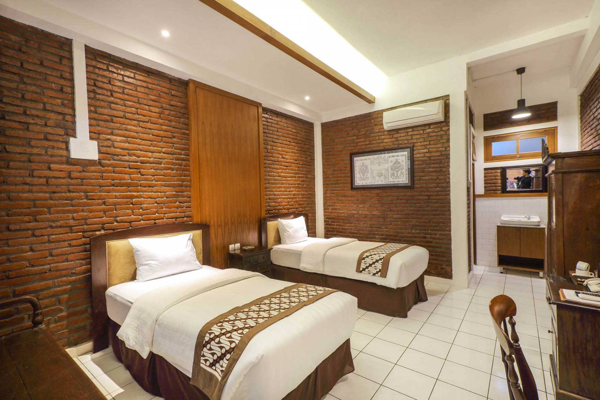 Superior Room Paku Mas Hotel 2